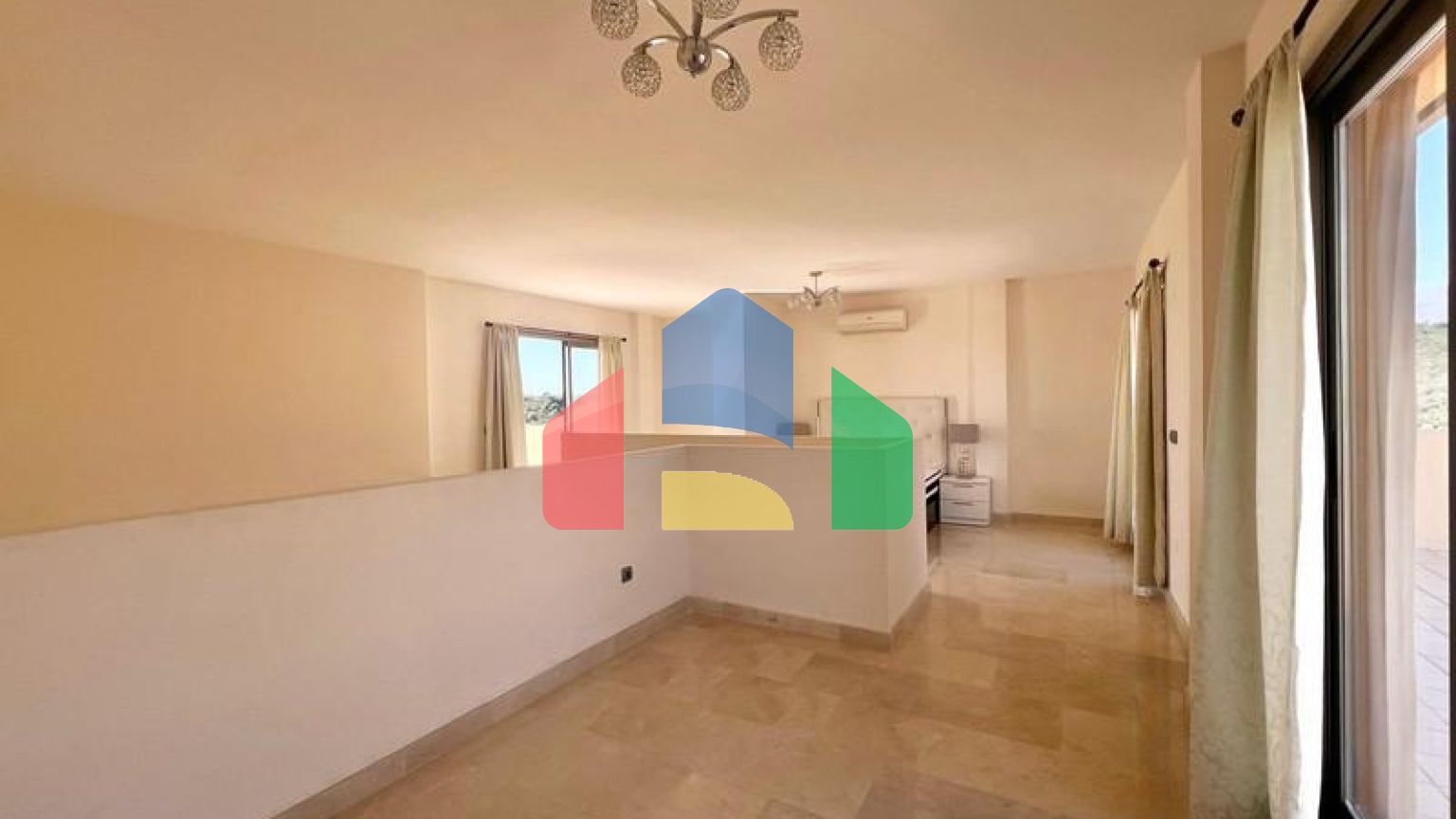 Двухуровневый пентхаус на продажу в Эстепоне.