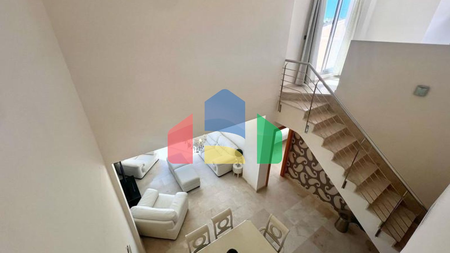 Двухуровневый пентхаус на продажу в Эстепоне.