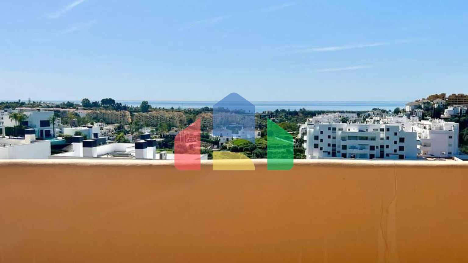 Двухуровневый пентхаус на продажу в Эстепоне.