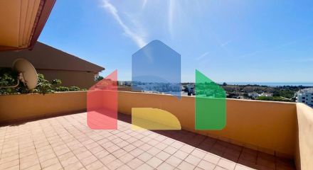 Двухуровневый пентхаус на продажу в Эстепоне.