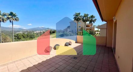 Двухуровневый пентхаус на продажу в Эстепоне.