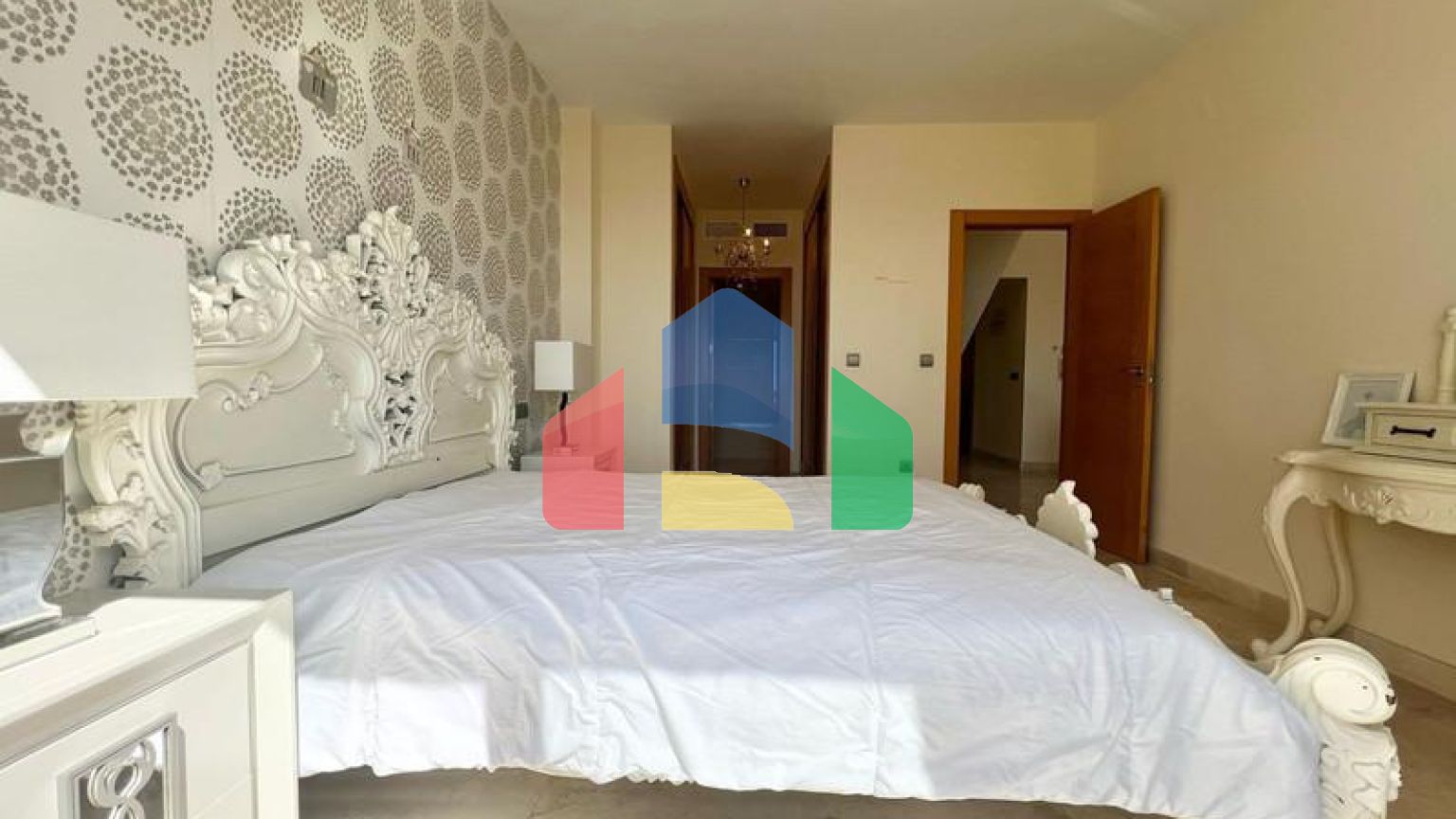 Двухуровневый пентхаус на продажу в Эстепоне.