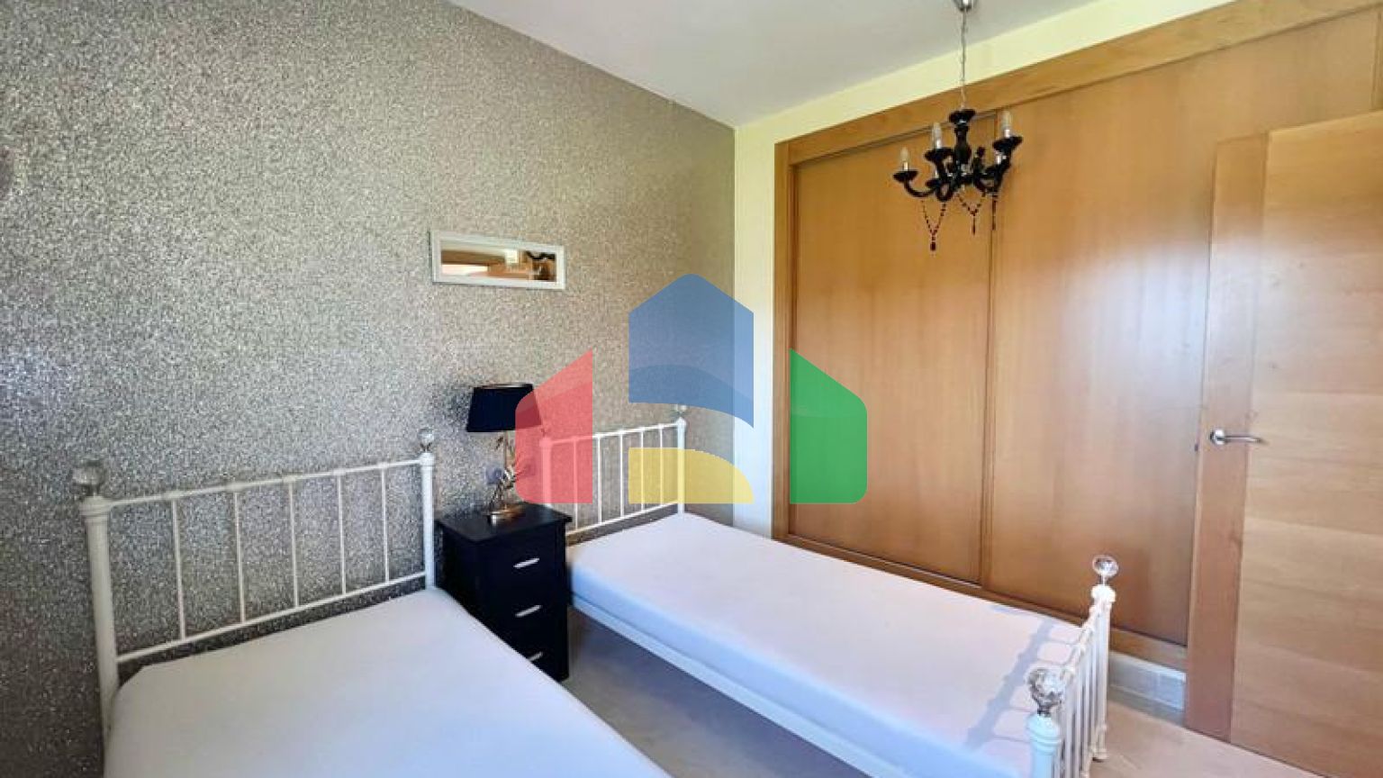 Двухуровневый пентхаус на продажу в Эстепоне.