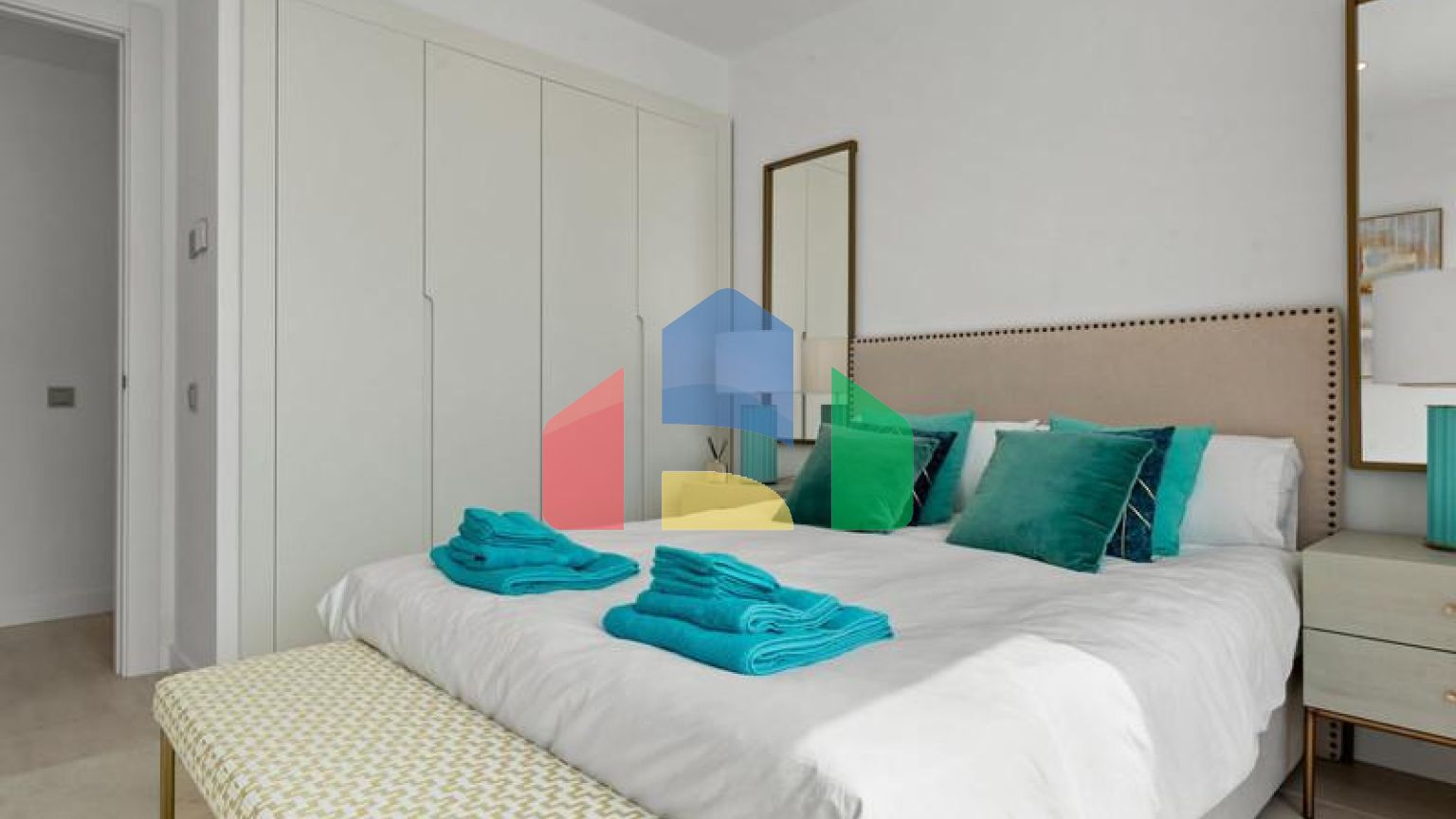 Представляем уникальный пентхаус, расположенный в одном из лучших мест в новом комплексе Сельво, на Новой Золотой Миле в Эстепоне.