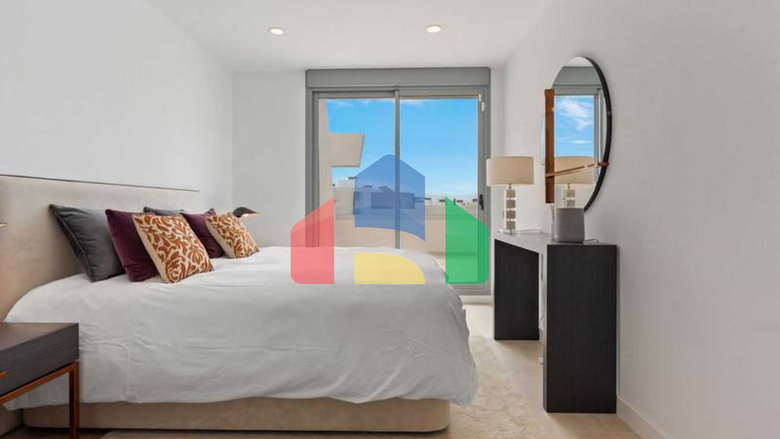 Представляем уникальный пентхаус, расположенный в одном из лучших мест в новом комплексе Сельво, на Новой Золотой Миле в Эстепоне.