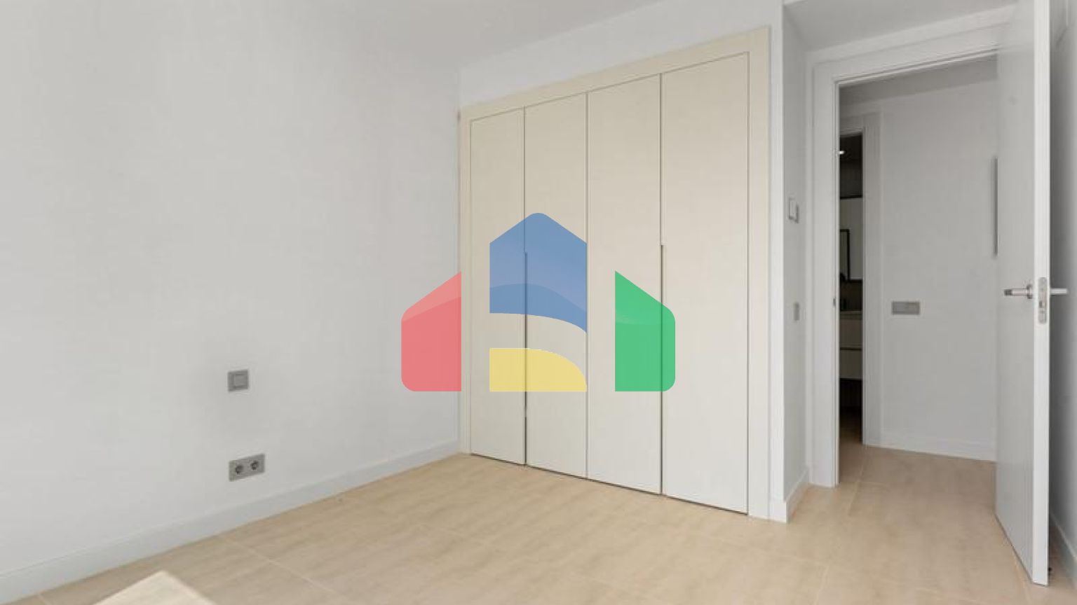 Представляем уникальный пентхаус, расположенный в одном из лучших мест в новом комплексе Сельво, на Новой Золотой Миле в Эстепоне.