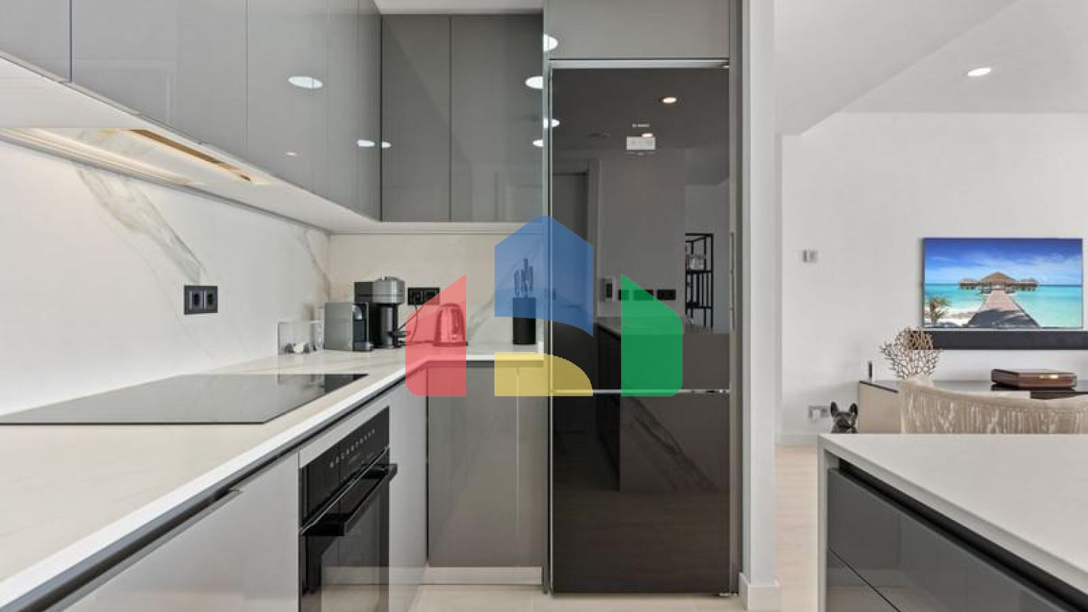 Представляем уникальный пентхаус, расположенный в одном из лучших мест в новом комплексе Сельво, на Новой Золотой Миле в Эстепоне.