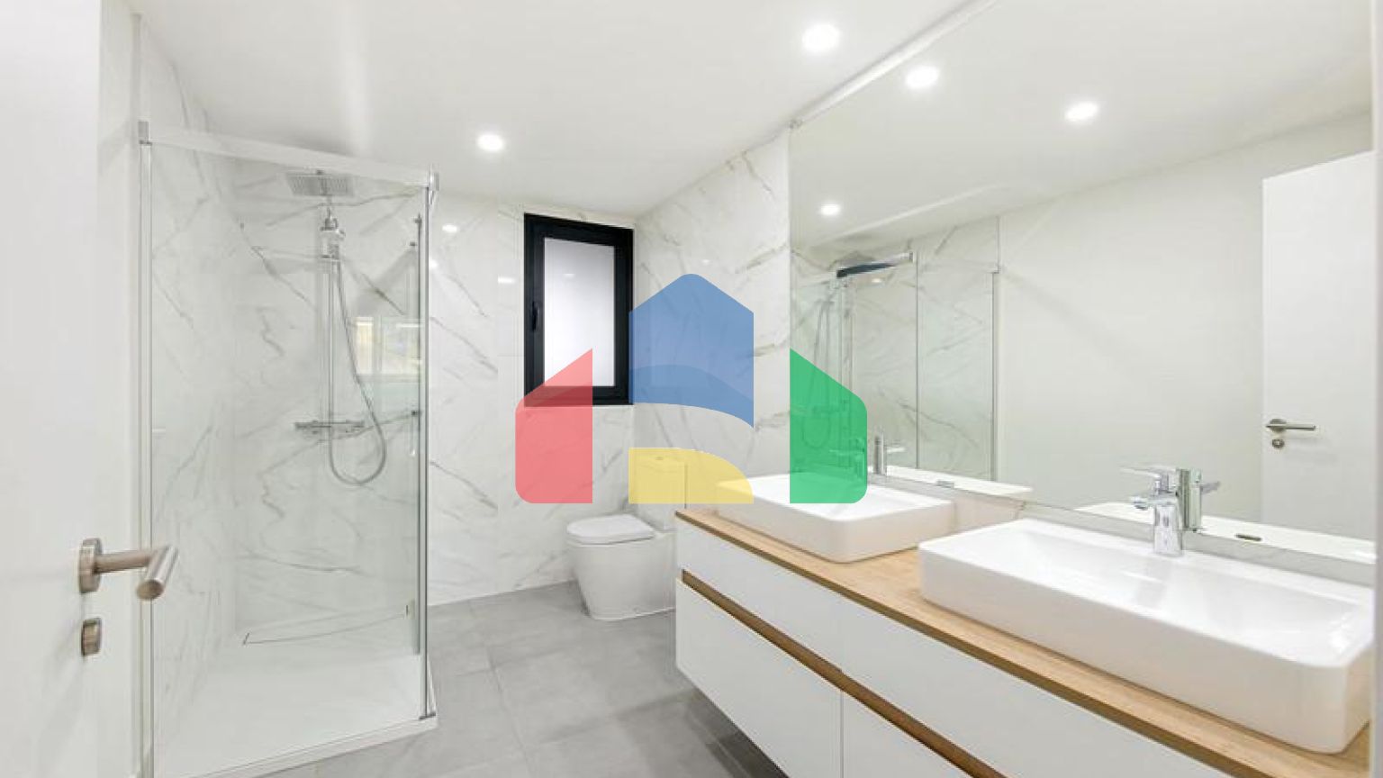 Продается новая квартира на первом этаже в частном поселке, Эстепона.