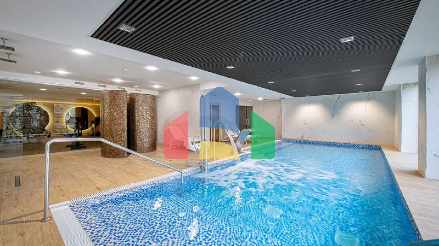 Продается новая квартира на первом этаже в частном поселке, Эстепона.