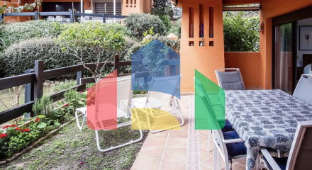 Просторные апартаменты с 2 спальнями на первом этаже и собственным садом в Эстепоне Просторные апартаменты с 2 спальнями на первом этаже и собственным садом в Эстепоне