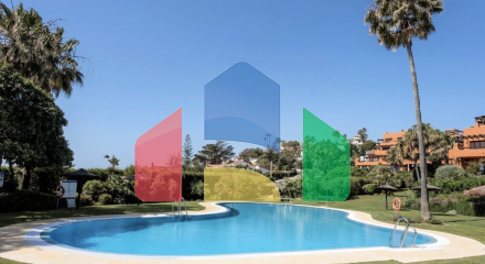 Просторные апартаменты с 2 спальнями на первом этаже и собственным садом в Эстепоне Просторные апартаменты с 2 спальнями на первом этаже и собственным садом в Эстепоне