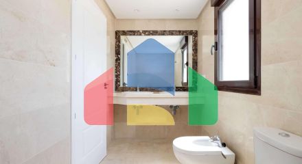 Современные дома в средиземноморском стиле с видом на море и поле для гольфа в Эстепоне