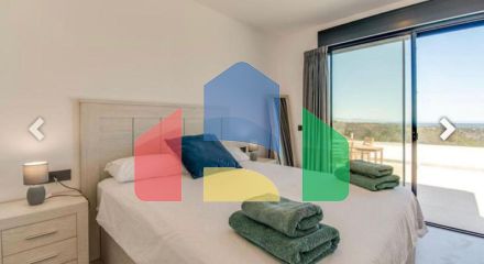 Пентхаус-дуплекс на продажу в Эстепоне