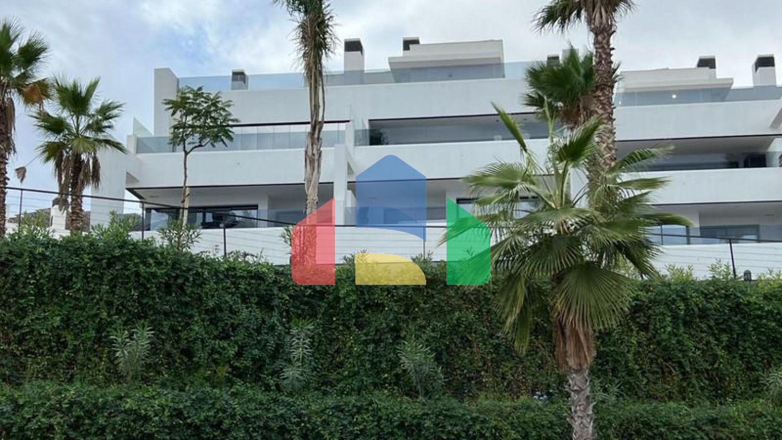 Пентхаус-дуплекс на продажу в Эстепоне