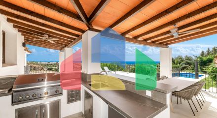 Современный андалузский роскошный уход Современный андалузский роскошный уход