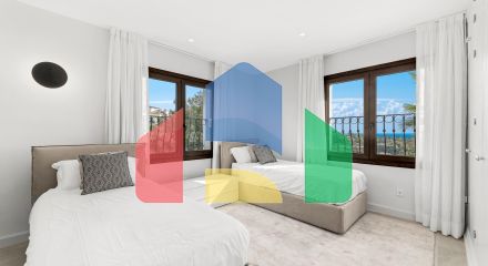 Современный андалузский роскошный уход Современный андалузский роскошный уход