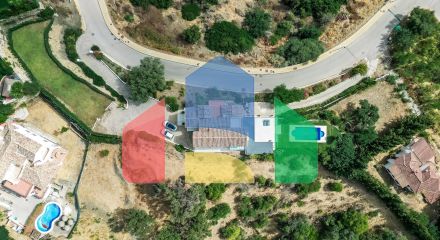 Современный андалузский роскошный уход Современный андалузский роскошный уход