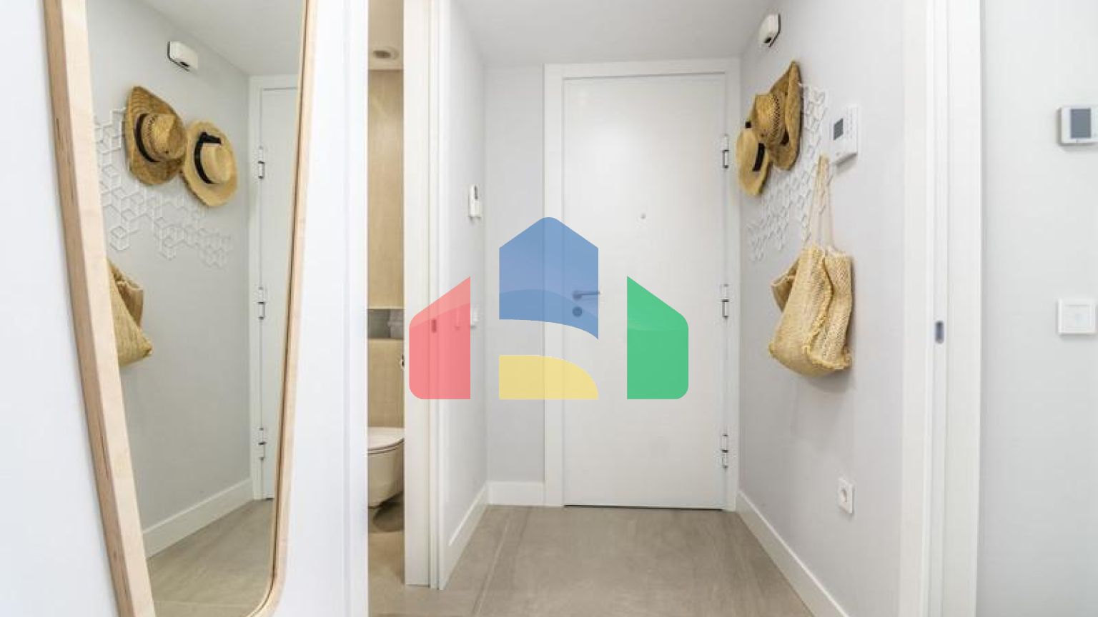 Эксклюзивная квартира в прибрежной урбанизации с 3 спальнями, готовая к заселению в Эстепоне.