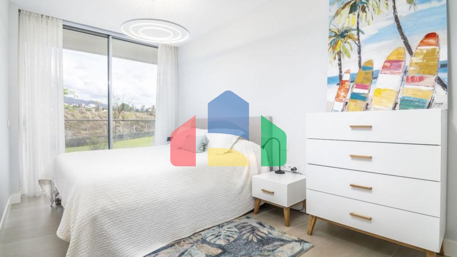 Эксклюзивная квартира в прибрежной урбанизации с 3 спальнями, готовая к заселению в Эстепоне.