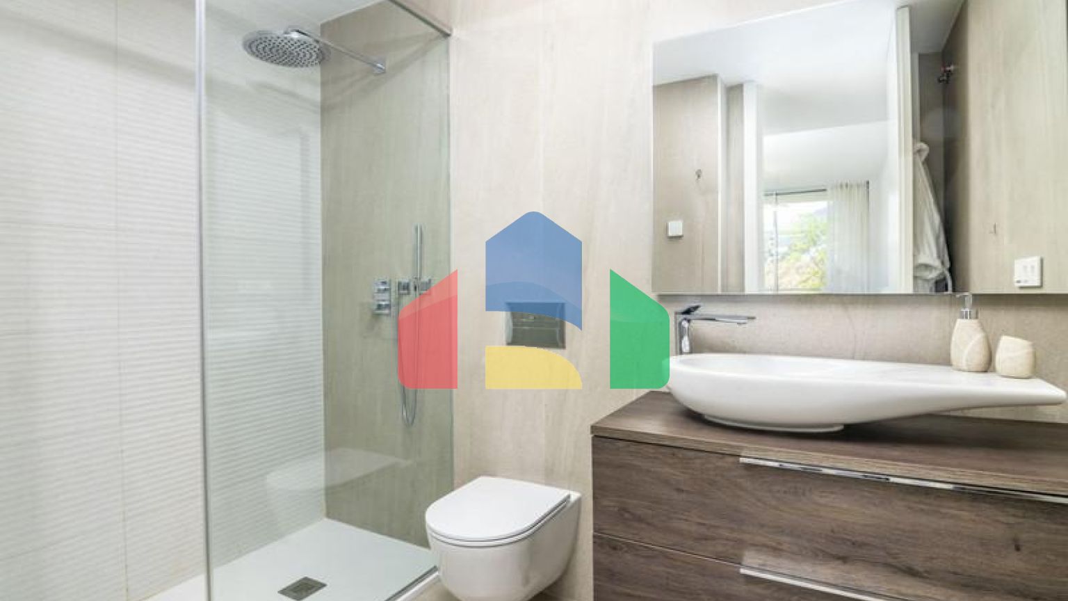 Эксклюзивная квартира в прибрежной урбанизации с 3 спальнями, готовая к заселению в Эстепоне.