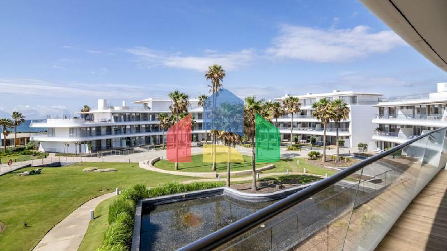 Эксклюзивная квартира в прибрежной урбанизации с 3 спальнями, готовая к заселению в Эстепоне.