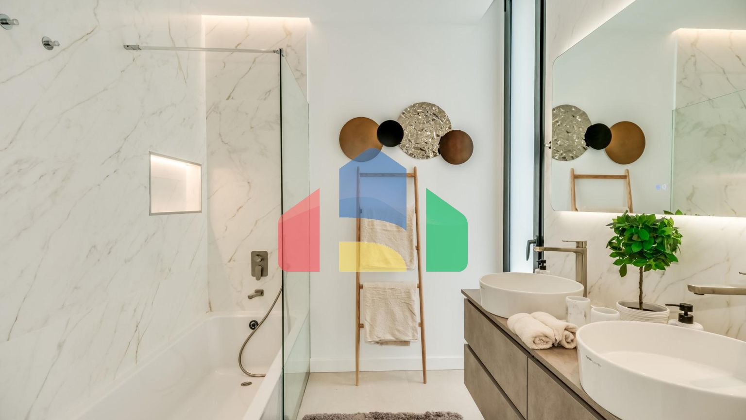 Роскошная вилла на первой линии поля для гольфа с непревзойденными удобствами и потрясающими видами в Эль Кампанарио