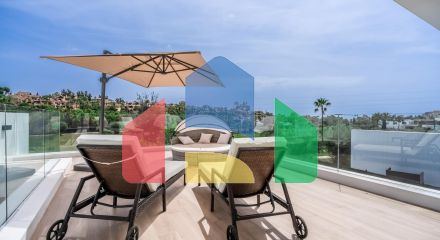 Роскошная вилла на первой линии поля для гольфа с непревзойденными удобствами и потрясающими видами в Эль Кампанарио