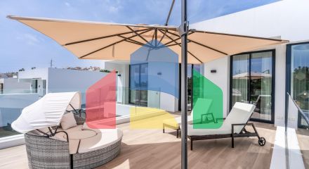 Роскошная вилла на первой линии поля для гольфа с непревзойденными удобствами и потрясающими видами в Эль Кампанарио