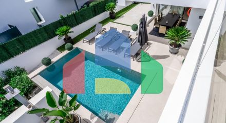 Роскошная вилла на первой линии поля для гольфа с непревзойденными удобствами и потрясающими видами в Эль Кампанарио