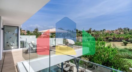 Роскошная вилла на первой линии поля для гольфа с непревзойденными удобствами и потрясающими видами в Эль Кампанарио