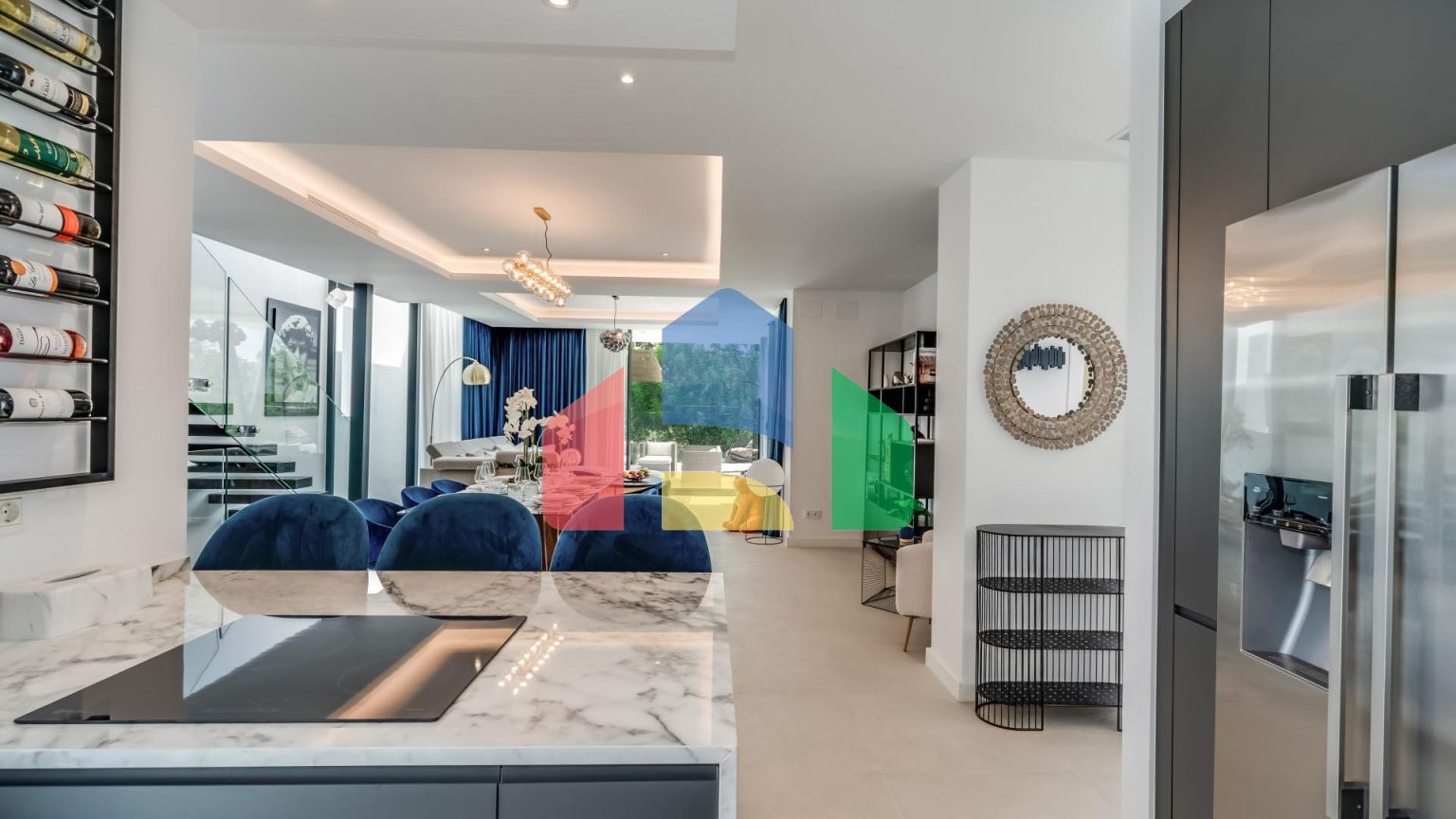 Роскошная вилла на первой линии поля для гольфа с непревзойденными удобствами и потрясающими видами в Эль Кампанарио