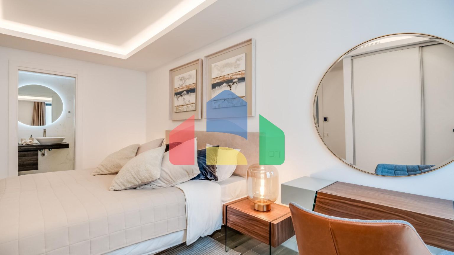 Роскошная вилла на первой линии поля для гольфа с непревзойденными удобствами и потрясающими видами в Эль Кампанарио