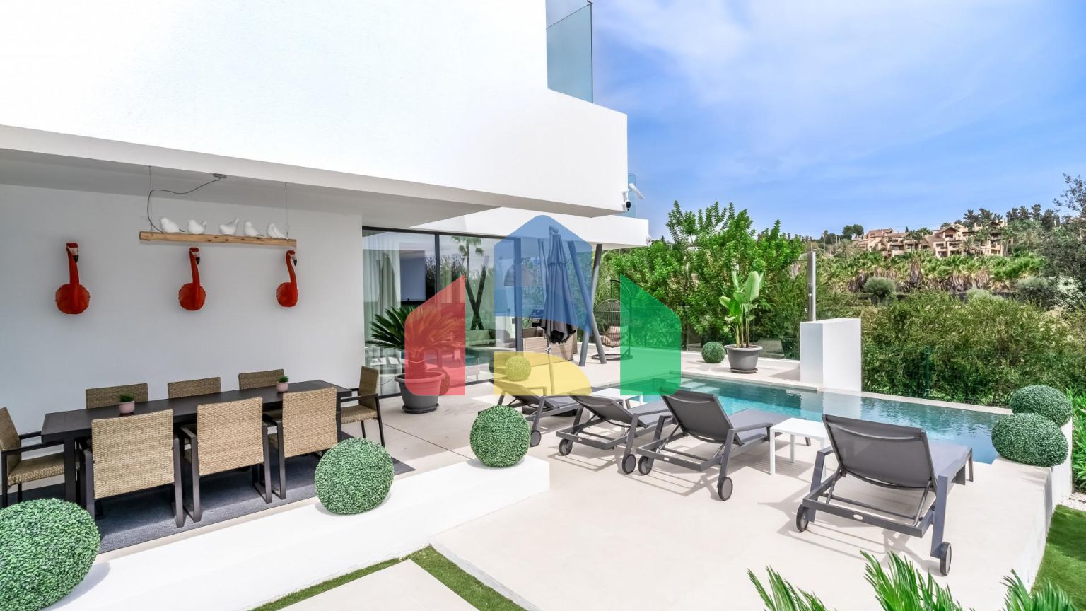 Роскошная вилла на первой линии поля для гольфа с непревзойденными удобствами и потрясающими видами в Эль Кампанарио