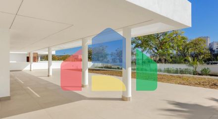 Эта квартира расположена в престижном кондоминиуме Mirador de Estepona.