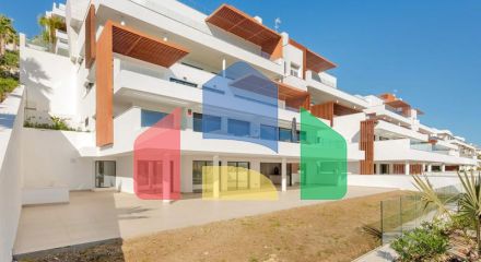 Эта квартира расположена в престижном кондоминиуме Mirador de Estepona.