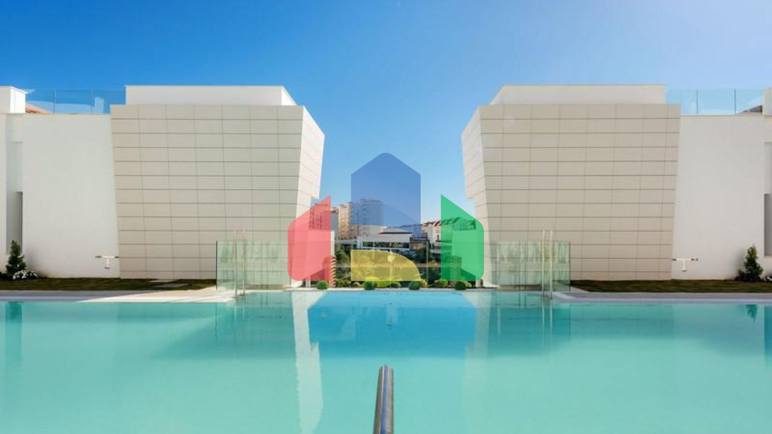 Эта квартира расположена в престижном кондоминиуме Mirador de Estepona.