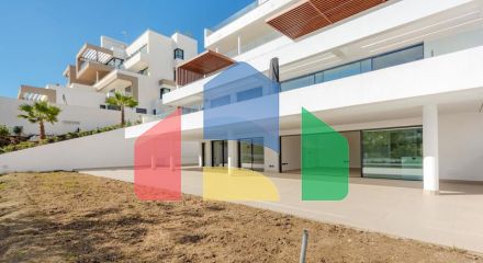 Эта квартира расположена в престижном кондоминиуме Mirador de Estepona. Эта квартира расположена в престижном кондоминиуме Mirador de Estepona.