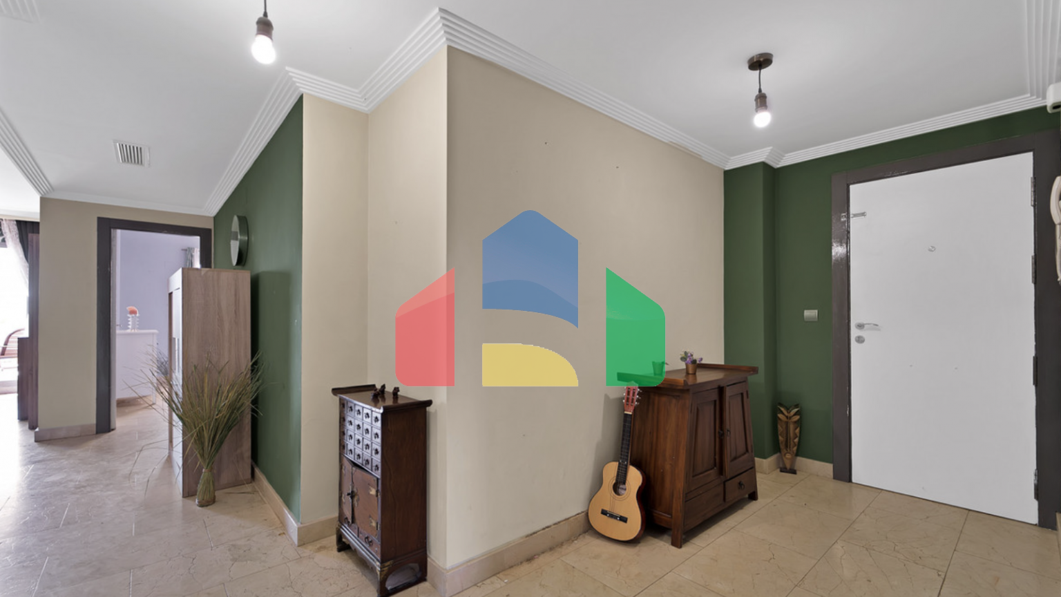 Просторная квартира с 3 спальнями и 2 ванными комнатами