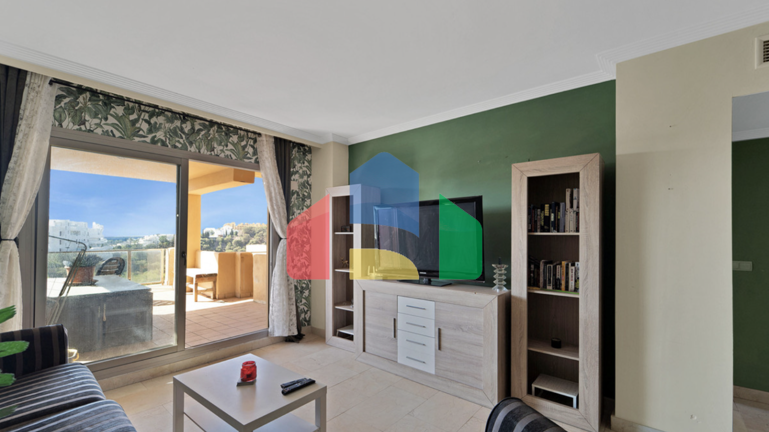 Просторная квартира с 3 спальнями и 2 ванными комнатами