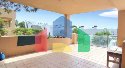 Просторная квартира с 3 спальнями и 2 ванными комнатами Просторная квартира с 3 спальнями и 2 ванными комнатами