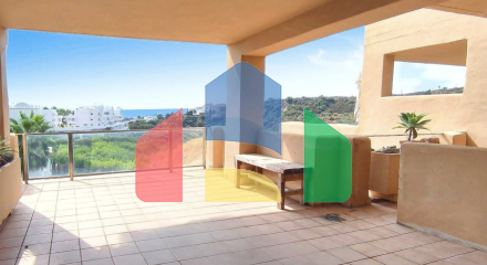 Просторная квартира с 3 спальнями и 2 ванными комнатами Просторная квартира с 3 спальнями и 2 ванными комнатами