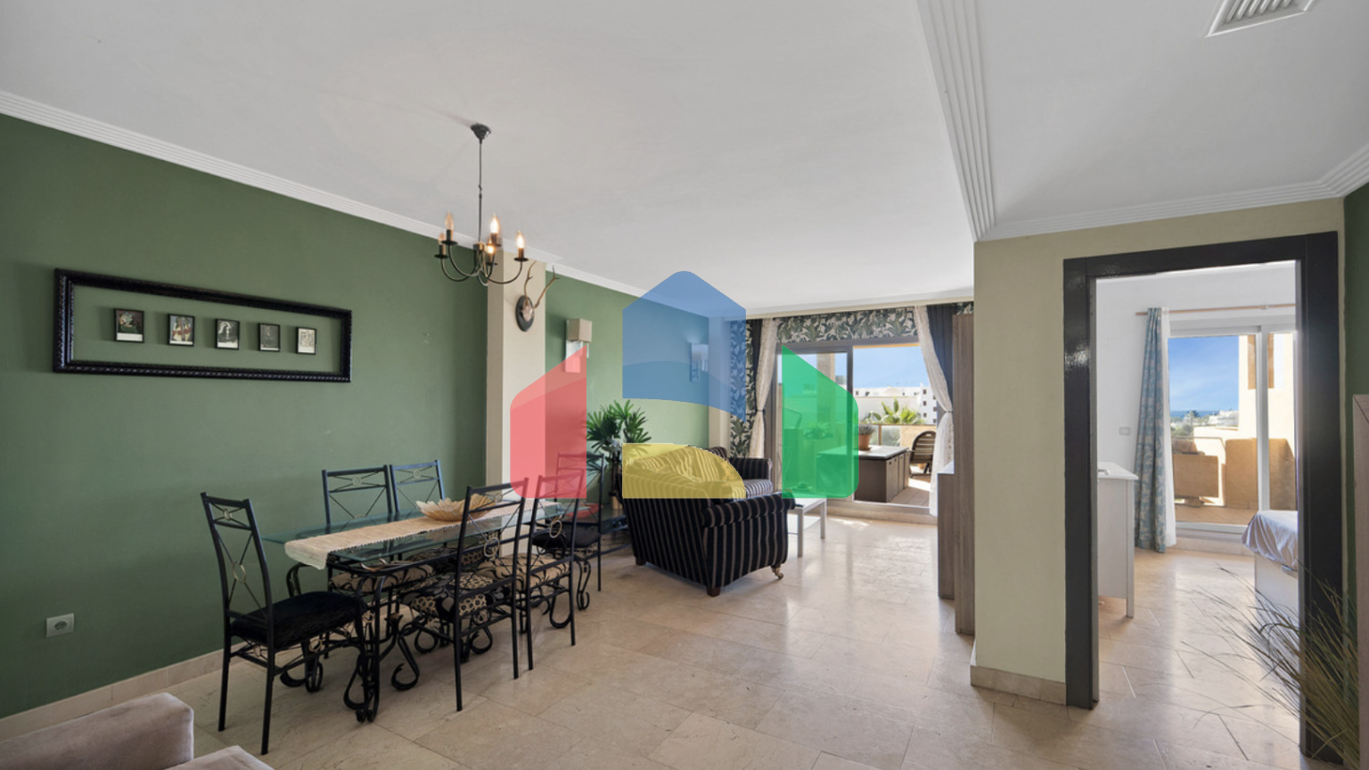 Просторная квартира с 3 спальнями и 2 ванными комнатами