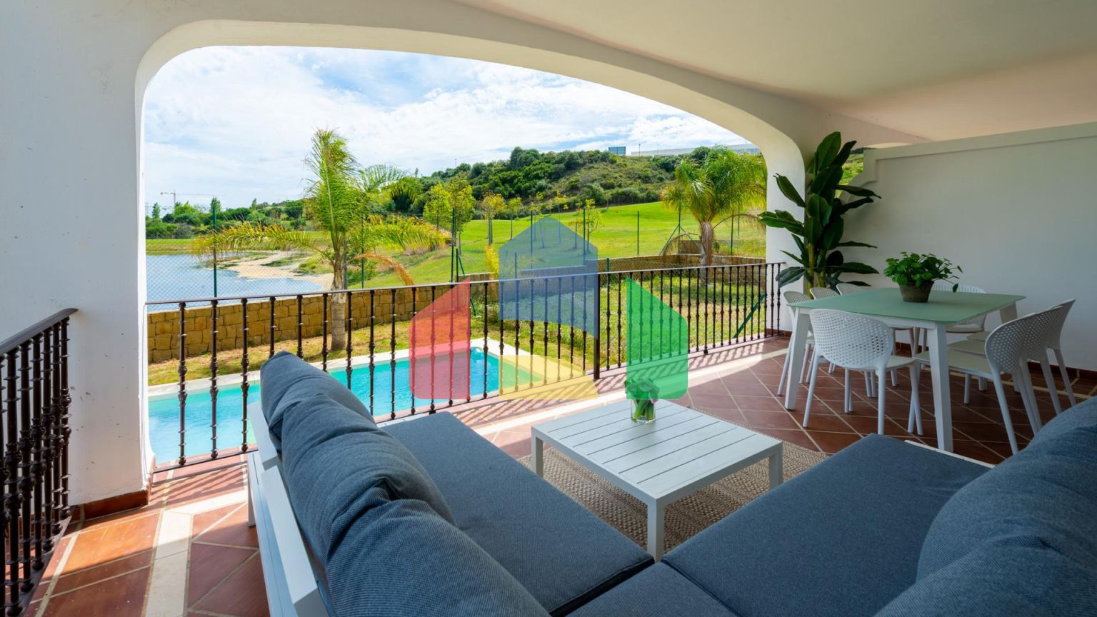 3-спальные виллы в самом сердца гольф-клуба в Эстепоне