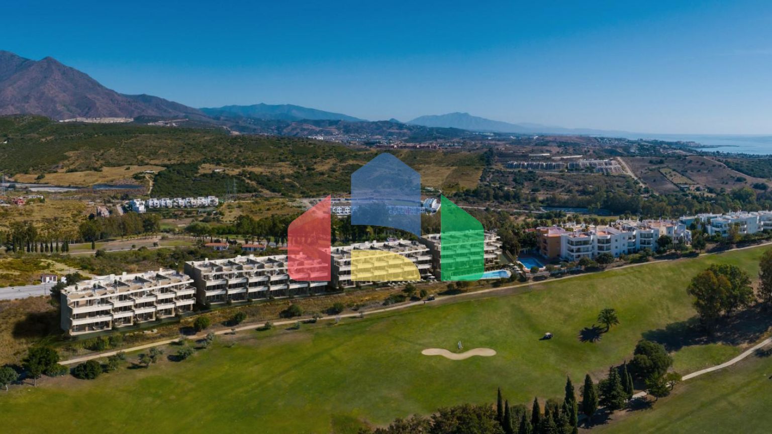 Квартира с двумя спальнями в Эстепоне для любителей гольфа.