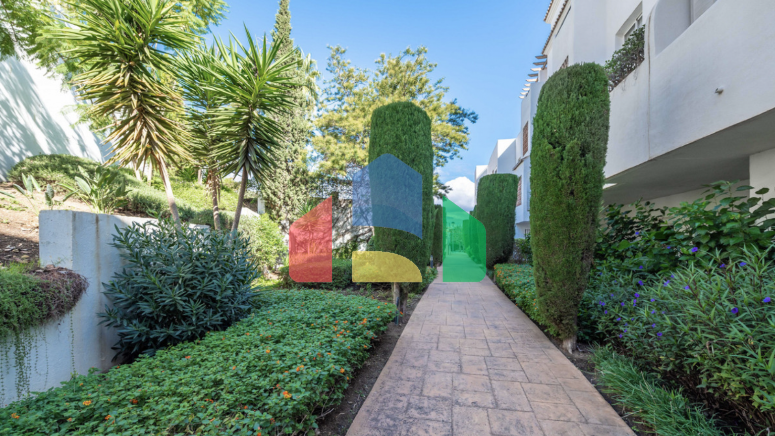 Просторная квартира с тремя спальнями