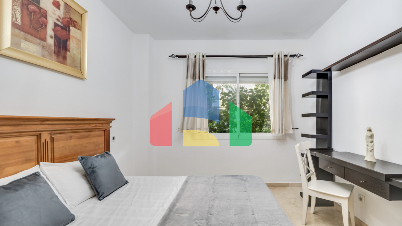 Просторная квартира с тремя спальнями