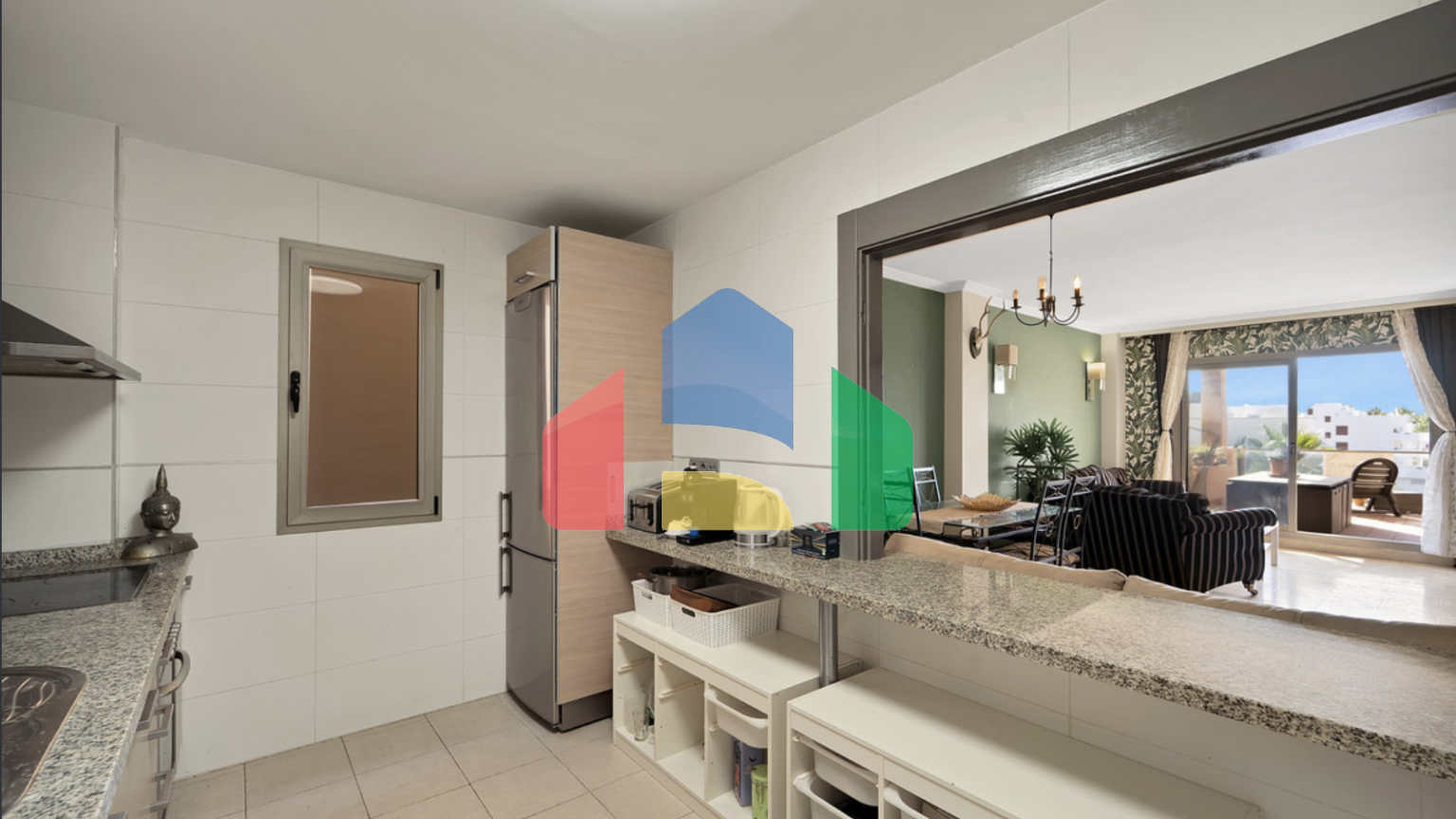 Просторная квартира с тремя спальнями