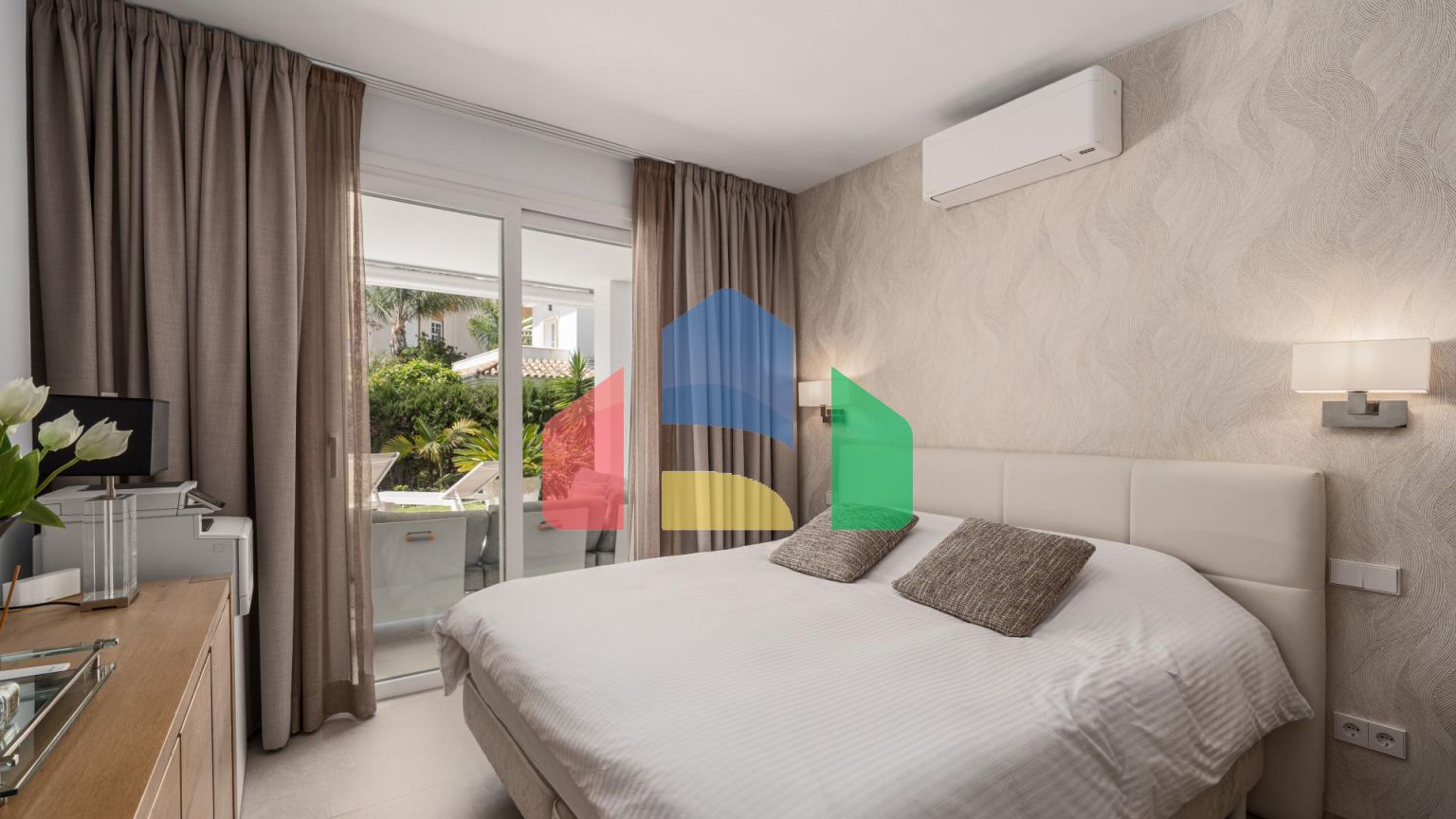 Вилла на продажу в Монте Биарритц, восточная Эстепона