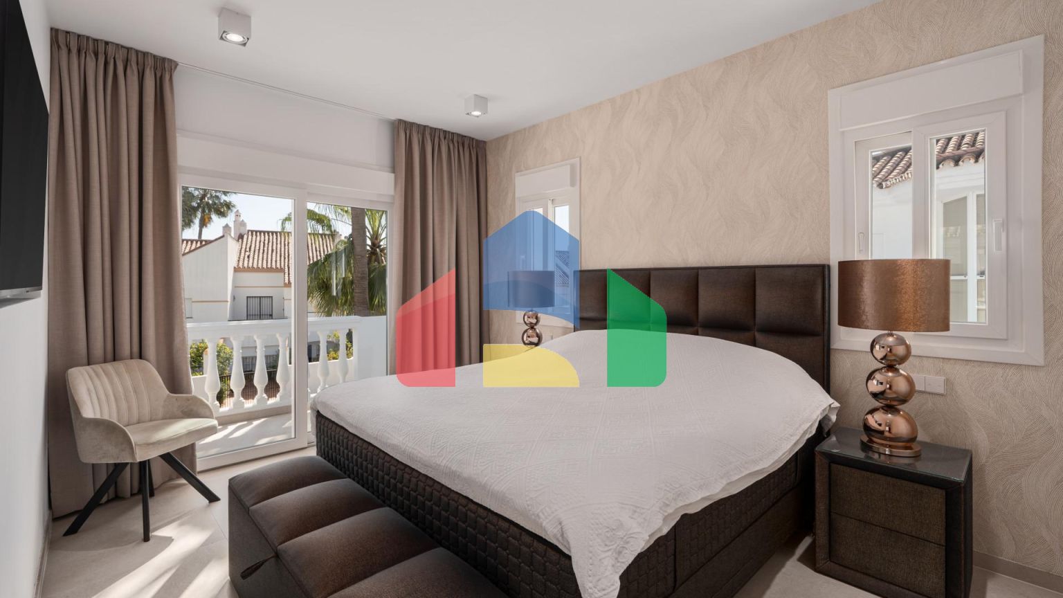 Вилла на продажу в Монте Биарритц, восточная Эстепона