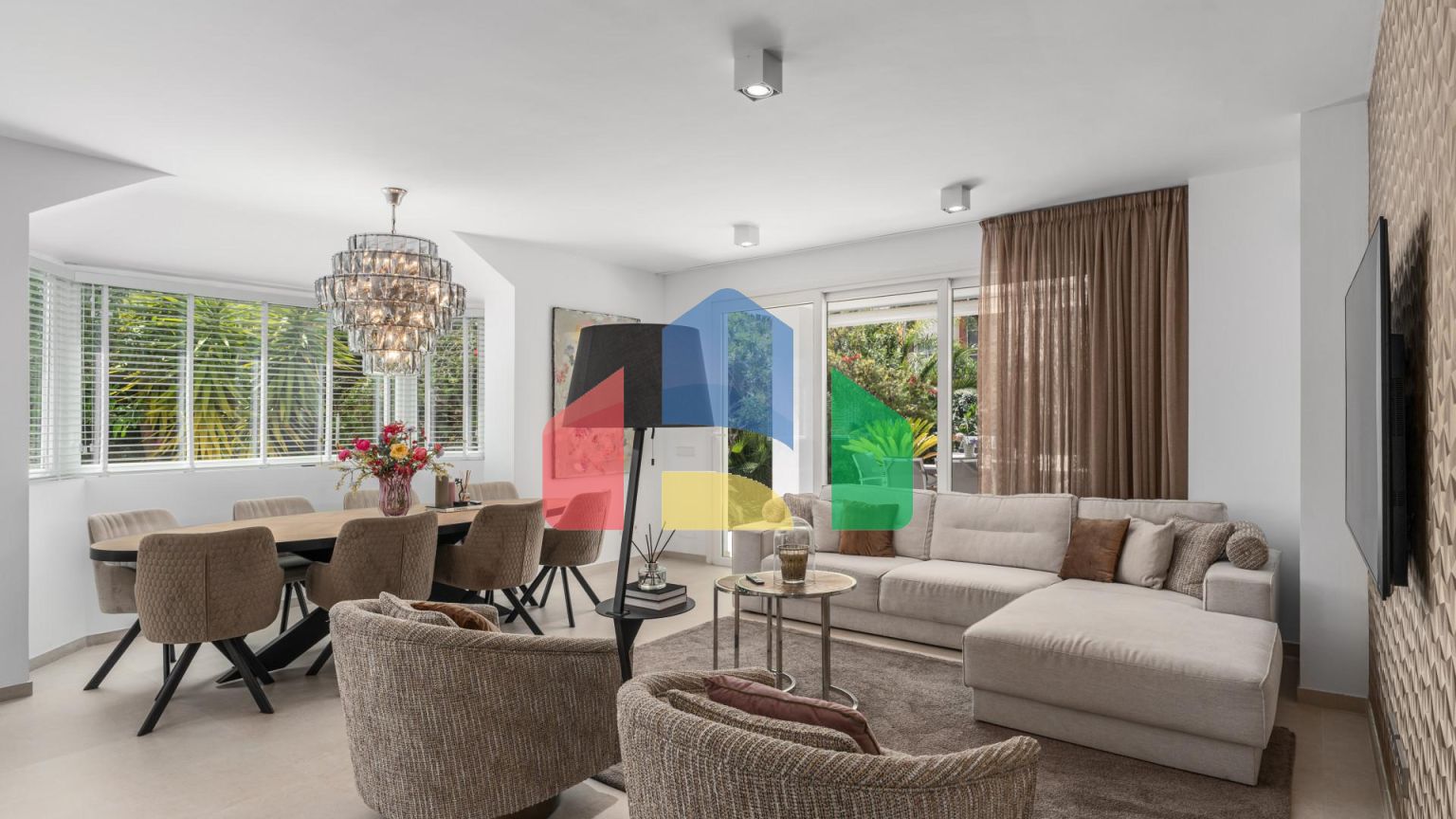 Вилла на продажу в Монте Биарритц, восточная Эстепона